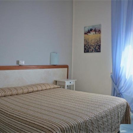 Hotel Marta Форли Экстерьер фото