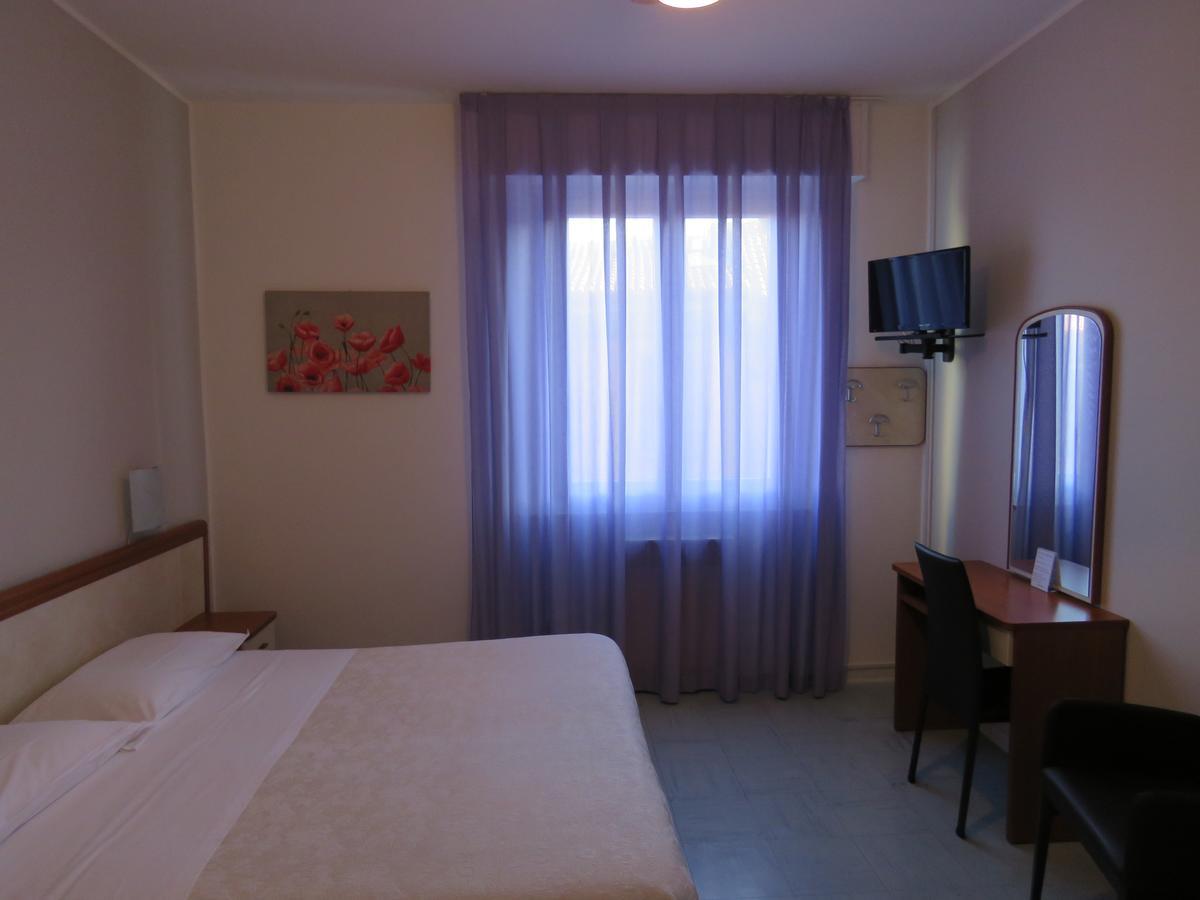 Hotel Marta Форли Экстерьер фото