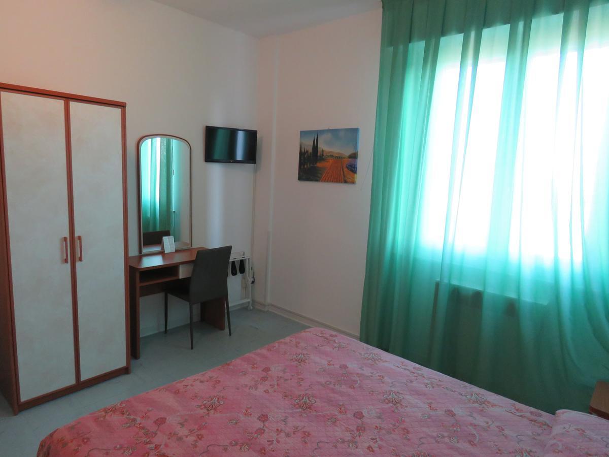 Hotel Marta Форли Экстерьер фото