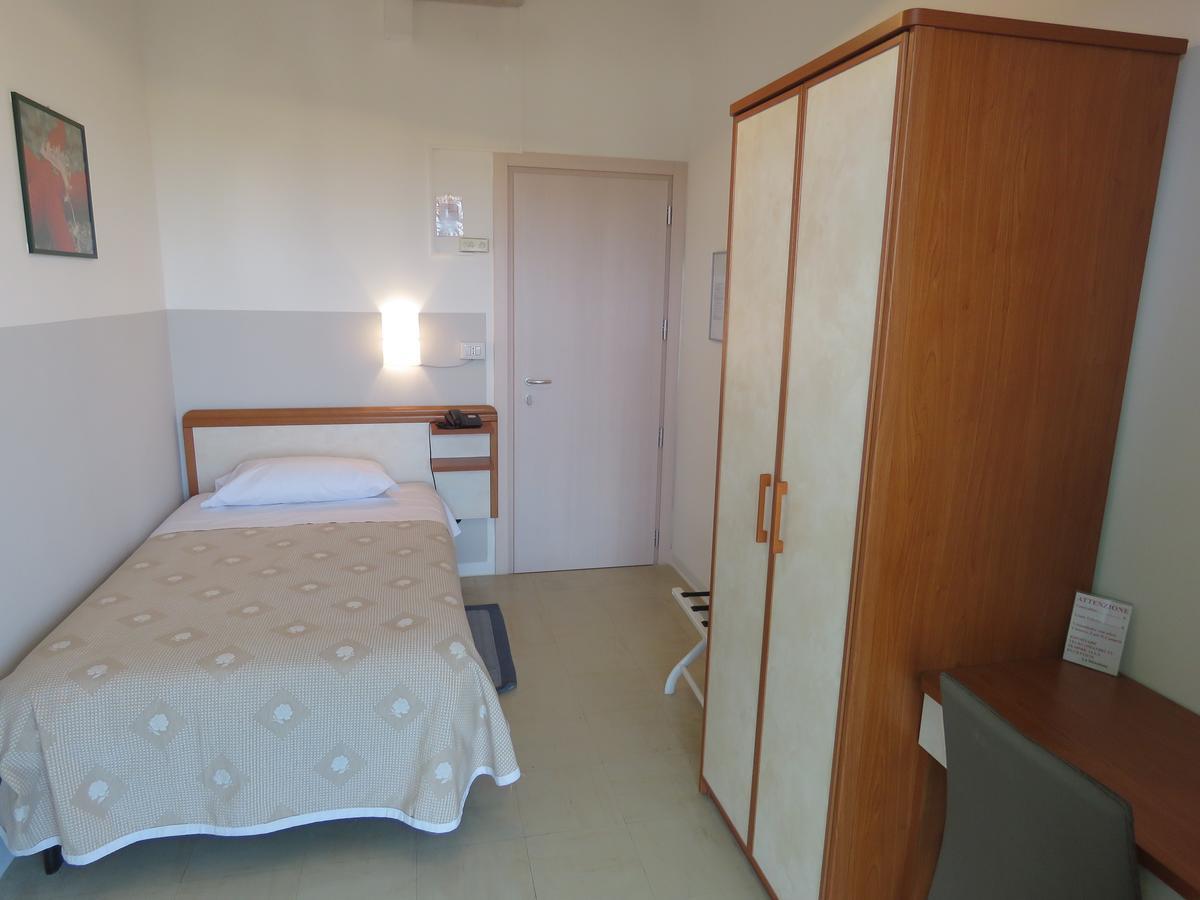 Hotel Marta Форли Экстерьер фото