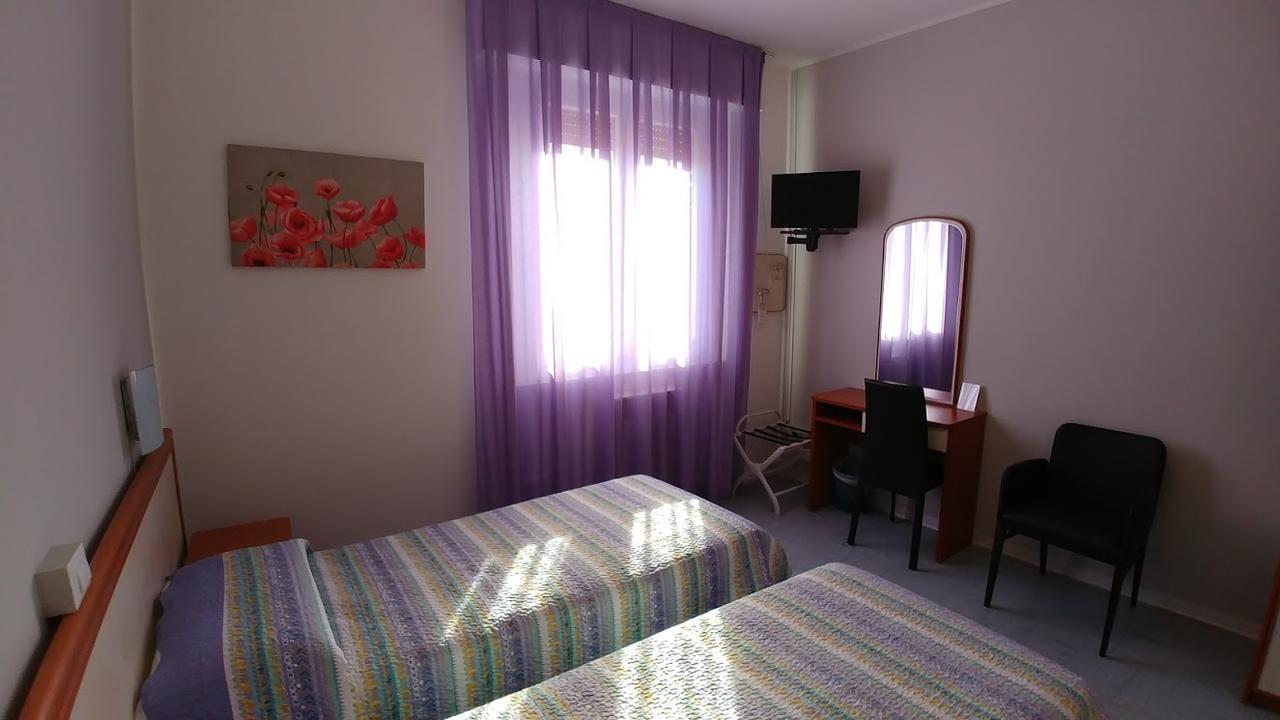 Hotel Marta Форли Экстерьер фото